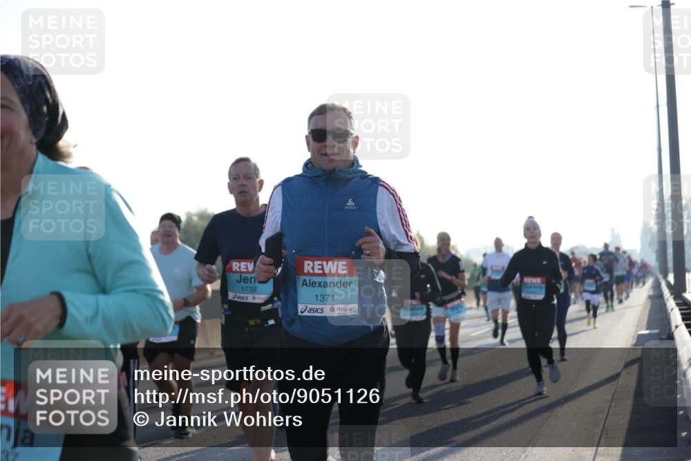 03.10.2025 - Köhlbrandbrückenlauf Jannik Wohlers http://msf.ph/oto/9051126 03.10.2025 09:19:00 Position 3 37, 1739, 1371 meine-sportfotos.de