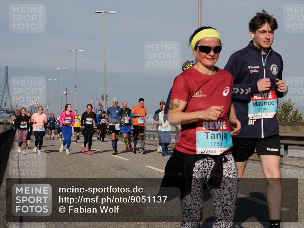 03.10.2025 - Köhlbrandbrückenlauf Fabian Wolf http://msf.ph/oto/9051137 03.10.2025 10:01:37 Position 3 1751, 1725 meine-sportfotos.de