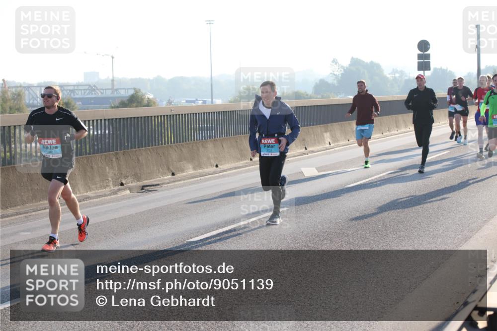 03.10.2025 - Köhlbrandbrückenlauf Lena Gebhardt http://msf.ph/oto/9051139 03.10.2025 09:14:35 Position 1  meine-sportfotos.de