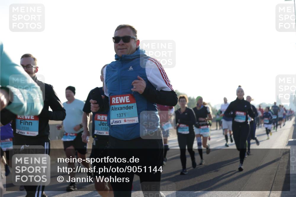 03.10.2025 - Köhlbrandbrückenlauf Jannik Wohlers http://msf.ph/oto/9051144 03.10.2025 09:19:00 Position 3 1371, 1535, 1739 meine-sportfotos.de