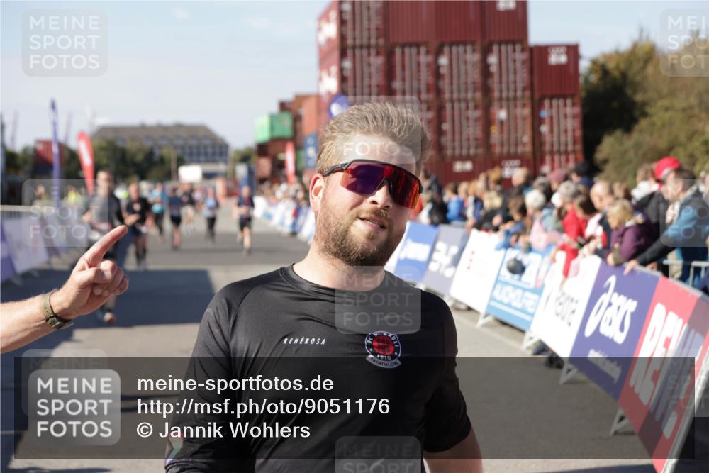 03.10.2025 - Köhlbrandbrückenlauf Jannik Wohlers http://msf.ph/oto/9051176 03.10.2025 13:08:23 Ziel 4307, 4768, 5243, 5804, 5994, 6021, 6369, 6569 meine-sportfotos.de