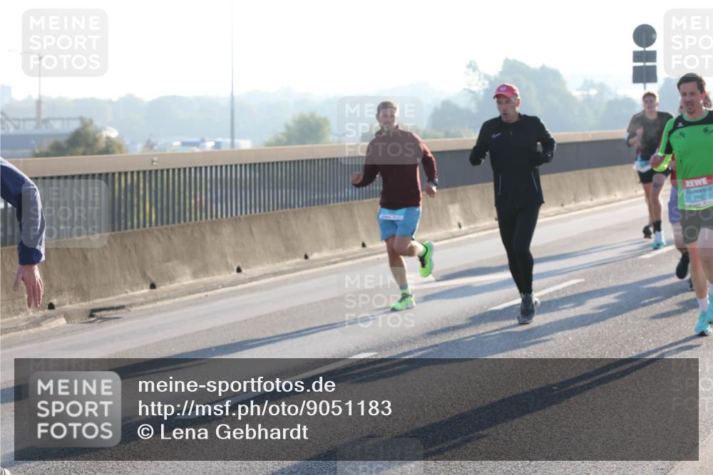 03.10.2025 - Köhlbrandbrückenlauf Lena Gebhardt http://msf.ph/oto/9051183 03.10.2025 09:14:36 Position 1  meine-sportfotos.de