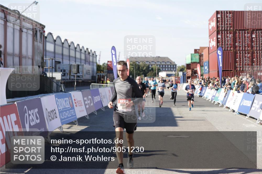 03.10.2025 - Köhlbrandbrückenlauf Jannik Wohlers http://msf.ph/oto/9051230 03.10.2025 13:08:26 Ziel 4195, 4320, 4417, 4768, 5243, 5804, 5994, 6021, 6369, 6569, 6647 meine-sportfotos.de