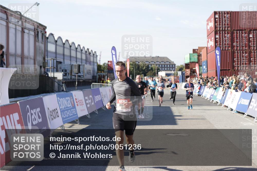 03.10.2025 - Köhlbrandbrückenlauf Jannik Wohlers http://msf.ph/oto/9051236 03.10.2025 13:08:26 Ziel 4195, 4320, 4417, 4768, 5243, 5804, 5994, 6021, 6369, 6569, 6647 meine-sportfotos.de