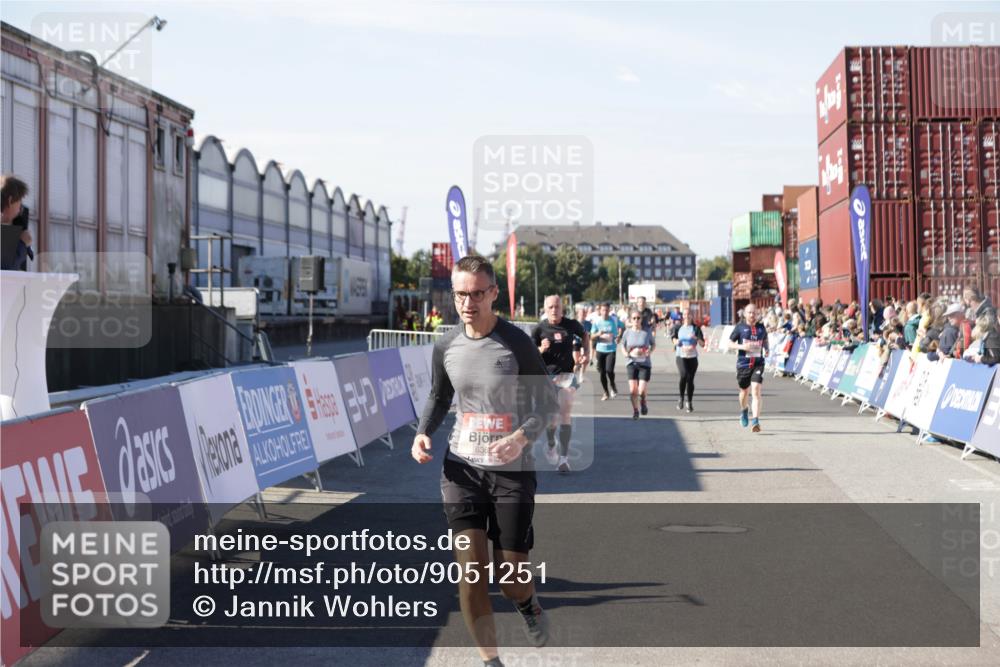 03.10.2025 - Köhlbrandbrückenlauf Jannik Wohlers http://msf.ph/oto/9051251 03.10.2025 13:08:26 Ziel 4195, 4320, 4417, 4768, 5243, 5804, 5994, 6021, 6369, 6569, 6647 meine-sportfotos.de