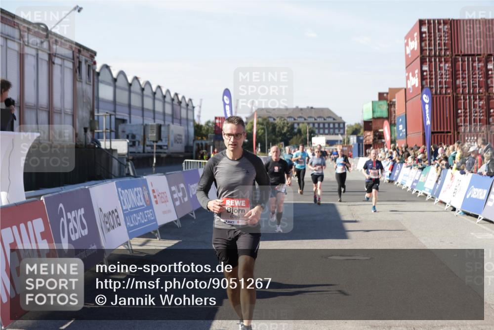 03.10.2025 - Köhlbrandbrückenlauf Jannik Wohlers http://msf.ph/oto/9051267 03.10.2025 13:08:26 Ziel 4195, 4320, 4417, 4768, 5243, 5804, 5994, 6021, 6369, 6569, 6647 meine-sportfotos.de