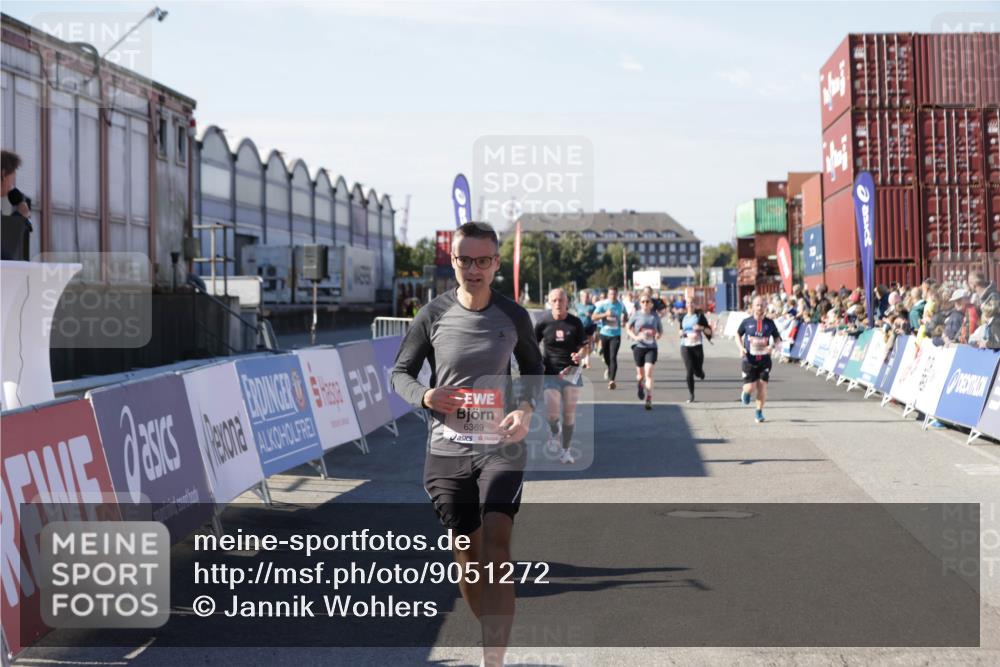 03.10.2025 - Köhlbrandbrückenlauf Jannik Wohlers http://msf.ph/oto/9051272 03.10.2025 13:08:26 Ziel 4195, 4320, 4417, 4768, 5243, 5804, 5994, 6021, 6369, 6569, 6647 meine-sportfotos.de