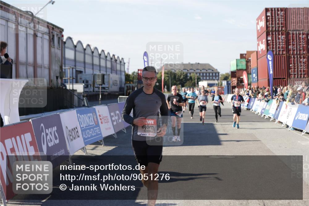 03.10.2025 - Köhlbrandbrückenlauf Jannik Wohlers http://msf.ph/oto/9051276 03.10.2025 13:08:27 Ziel 4195, 4320, 4417, 4768, 5243, 5804, 5994, 6021, 6369, 6569, 6647 meine-sportfotos.de