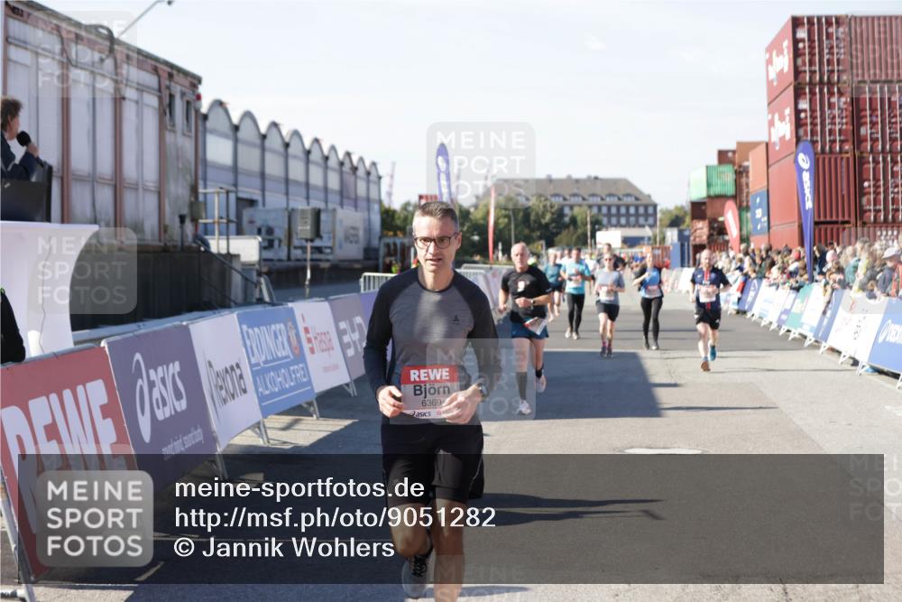03.10.2025 - Köhlbrandbrückenlauf Jannik Wohlers http://msf.ph/oto/9051282 03.10.2025 13:08:27 Ziel 4195, 4320, 4417, 4768, 5243, 5804, 5994, 6021, 6369, 6569, 6647 meine-sportfotos.de