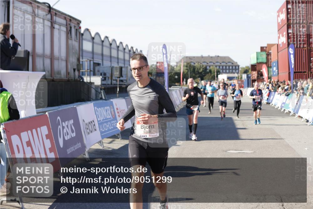 03.10.2025 - Köhlbrandbrückenlauf Jannik Wohlers http://msf.ph/oto/9051299 03.10.2025 13:08:27 Ziel 4195, 4320, 4417, 4768, 5243, 5804, 5994, 6021, 6369, 6569, 6647 meine-sportfotos.de