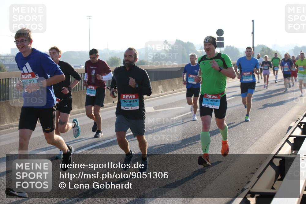 03.10.2025 - Köhlbrandbrückenlauf Lena Gebhardt http://msf.ph/oto/9051306 03.10.2025 09:14:40 Position 1 3193, 2703 meine-sportfotos.de