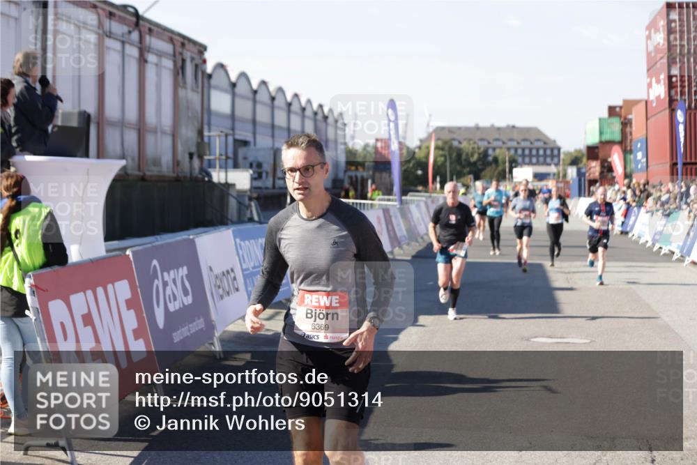 03.10.2025 - Köhlbrandbrückenlauf Jannik Wohlers http://msf.ph/oto/9051314 03.10.2025 13:08:27 Ziel 4195, 4320, 4417, 4768, 5243, 5804, 5994, 6021, 6369, 6569, 6647 meine-sportfotos.de