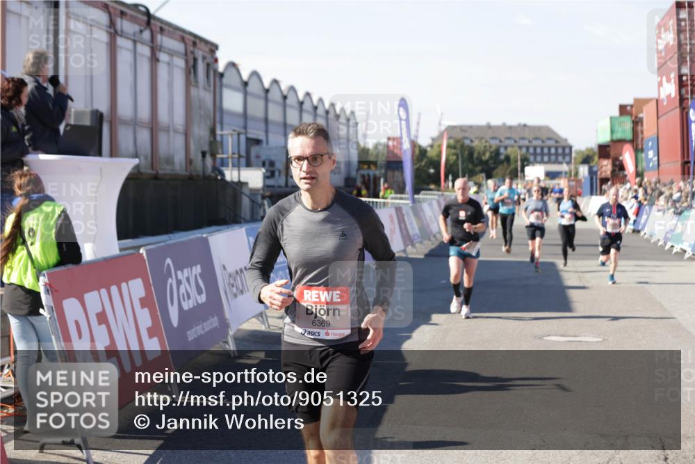 03.10.2025 - Köhlbrandbrückenlauf Jannik Wohlers http://msf.ph/oto/9051325 03.10.2025 13:08:27 Ziel 4195, 4320, 4417, 4768, 5243, 5804, 5994, 6021, 6369, 6569, 6647 meine-sportfotos.de