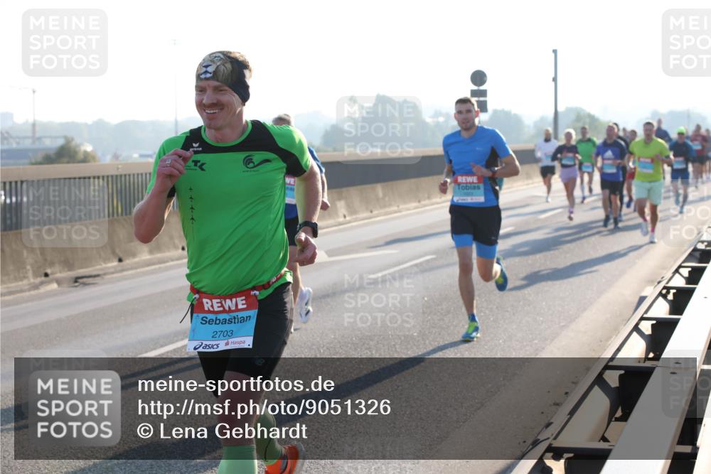 03.10.2025 - Köhlbrandbrückenlauf Lena Gebhardt http://msf.ph/oto/9051326 03.10.2025 09:14:41 Position 1 2703 meine-sportfotos.de