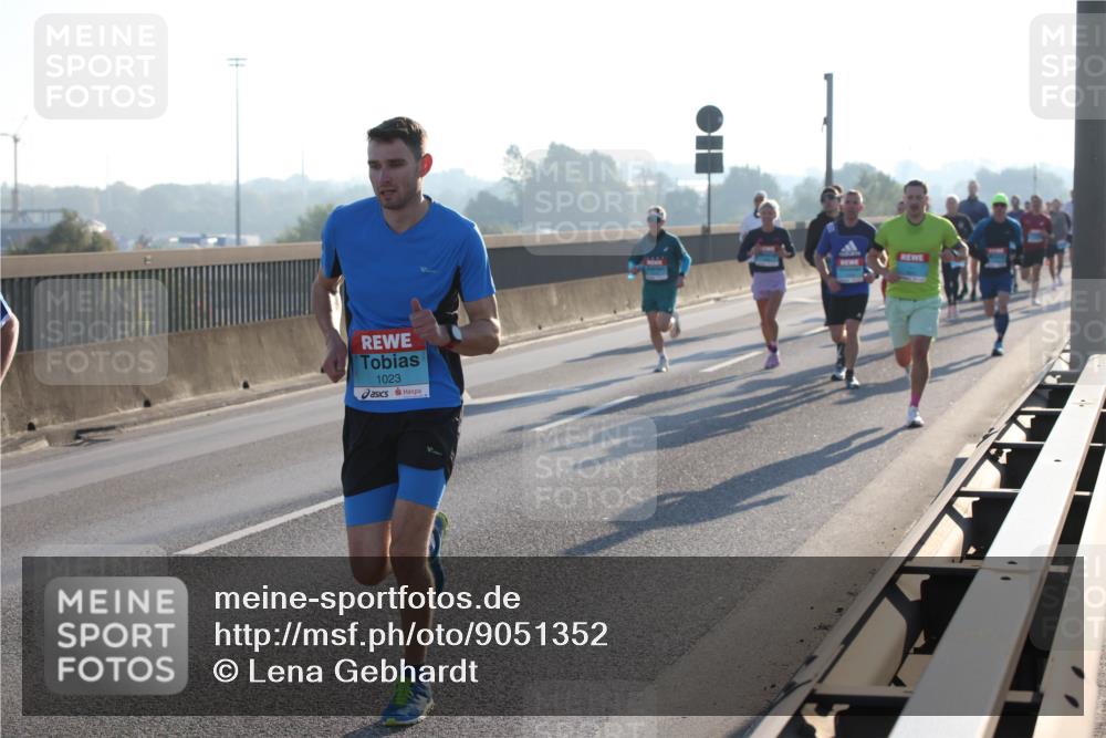 03.10.2025 - Köhlbrandbrückenlauf Lena Gebhardt http://msf.ph/oto/9051352 03.10.2025 09:14:42 Position 1 1023 meine-sportfotos.de