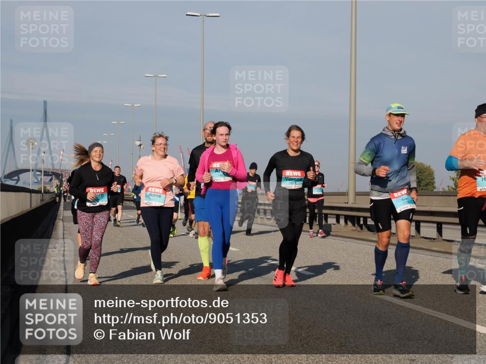 03.10.2025 - Köhlbrandbrückenlauf Fabian Wolf http://msf.ph/oto/9051353 03.10.2025 10:01:41 Position 3 1672, 1049, 3736 meine-sportfotos.de