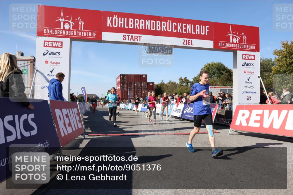 03.10.2025 - Köhlbrandbrückenlauf Lena Gebhardt http://msf.ph/oto/9051376 03.10.2025 13:05:56 Ziel 4066, 4133, 4290, 4302, 4327, 4328, 4335, 4336, 4413, 4467, 4599, 4643, 4761, 4954, 5096, 5764, 5964, 6158, 6214, 6305, 6533, 6631, 6642, 6720 meine-sportfotos.de