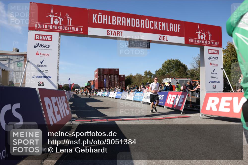 03.10.2025 - Köhlbrandbrückenlauf Lena Gebhardt http://msf.ph/oto/9051384 03.10.2025 13:21:52 Ziel 4064, 4067, 4139, 4843, 4979, 5329, 5345, 5901, 5981, 6005, 6532, 6662 meine-sportfotos.de