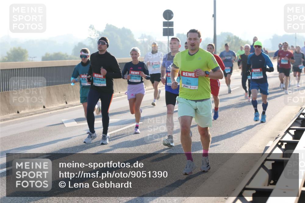 03.10.2025 - Köhlbrandbrückenlauf Lena Gebhardt http://msf.ph/oto/9051390 03.10.2025 09:14:44 Position 1 1019, 3841 meine-sportfotos.de