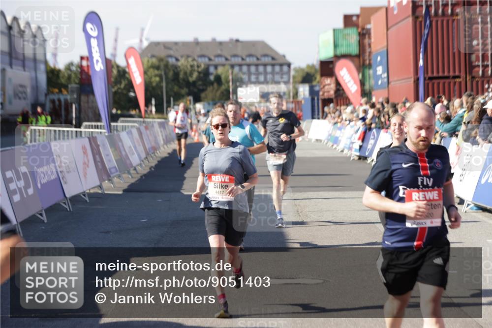 03.10.2025 - Köhlbrandbrückenlauf Jannik Wohlers http://msf.ph/oto/9051403 03.10.2025 13:08:31 Ziel 4195, 4320, 4417, 5792, 6021, 6369, 6534, 6569, 6647 meine-sportfotos.de