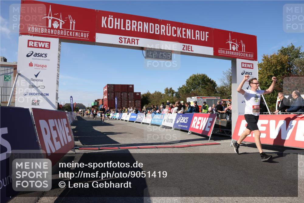 03.10.2025 - Köhlbrandbrückenlauf Lena Gebhardt http://msf.ph/oto/9051419 03.10.2025 13:21:53 Ziel 4064, 4067, 4139, 4843, 5329, 5345, 5901, 5981, 6005, 6532, 6662, 6684, 6687 meine-sportfotos.de