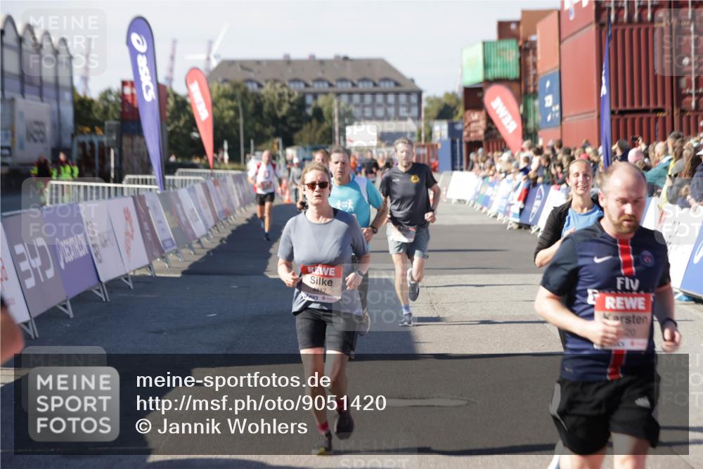 03.10.2025 - Köhlbrandbrückenlauf Jannik Wohlers http://msf.ph/oto/9051420 03.10.2025 13:08:31 Ziel 4195, 4320, 4417, 5792, 6021, 6369, 6534, 6569, 6647 meine-sportfotos.de