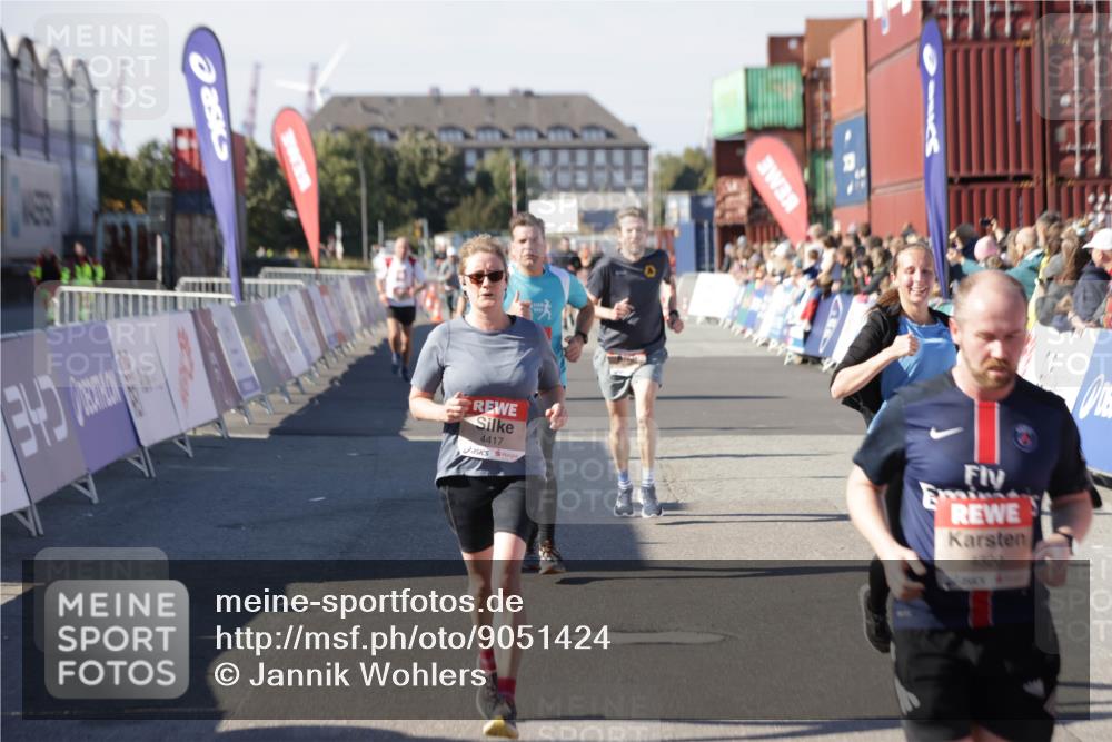 03.10.2025 - Köhlbrandbrückenlauf Jannik Wohlers http://msf.ph/oto/9051424 03.10.2025 13:08:32 Ziel 4195, 4320, 4417, 5792, 6369, 6424, 6534, 6647, 6805 meine-sportfotos.de