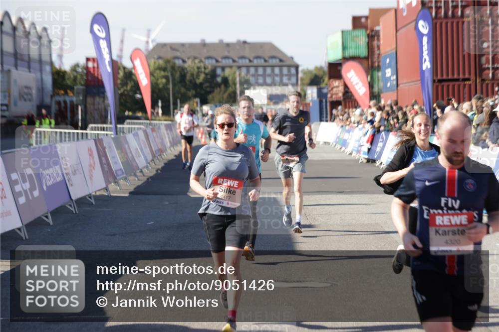 03.10.2025 - Köhlbrandbrückenlauf Jannik Wohlers http://msf.ph/oto/9051426 03.10.2025 13:08:32 Ziel 4195, 4320, 4417, 5792, 6369, 6424, 6534, 6647, 6805 meine-sportfotos.de