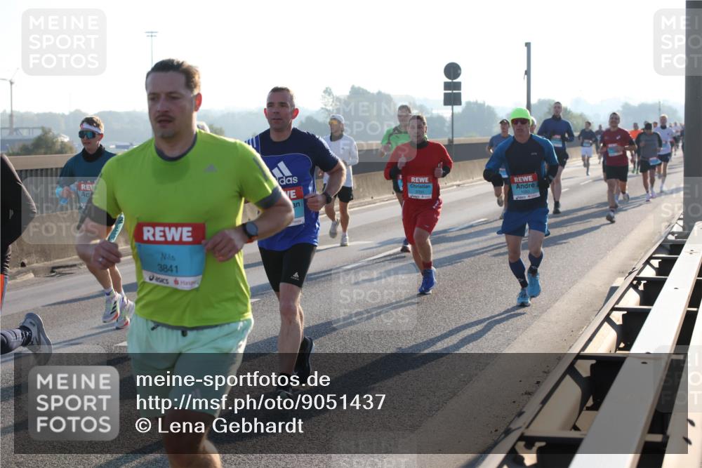 03.10.2025 - Köhlbrandbrückenlauf Lena Gebhardt http://msf.ph/oto/9051437 03.10.2025 09:14:45 Position 1 1050, 3841 meine-sportfotos.de