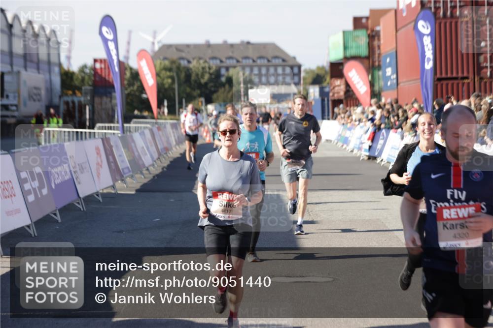 03.10.2025 - Köhlbrandbrückenlauf Jannik Wohlers http://msf.ph/oto/9051440 03.10.2025 13:08:32 Ziel 4195, 4320, 4417, 5792, 6369, 6424, 6534, 6647, 6805 meine-sportfotos.de