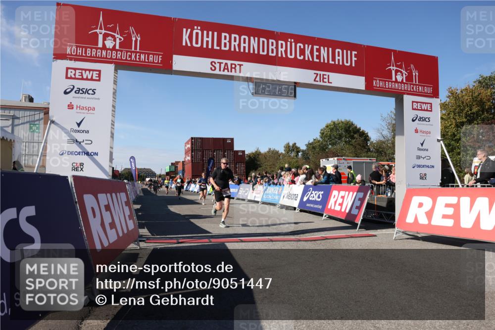 03.10.2025 - Köhlbrandbrückenlauf Lena Gebhardt http://msf.ph/oto/9051447 03.10.2025 13:21:56 Ziel 4064, 4067, 4139, 4291, 4843, 5329, 5981, 6005, 6332, 6532, 6684, 6687 meine-sportfotos.de