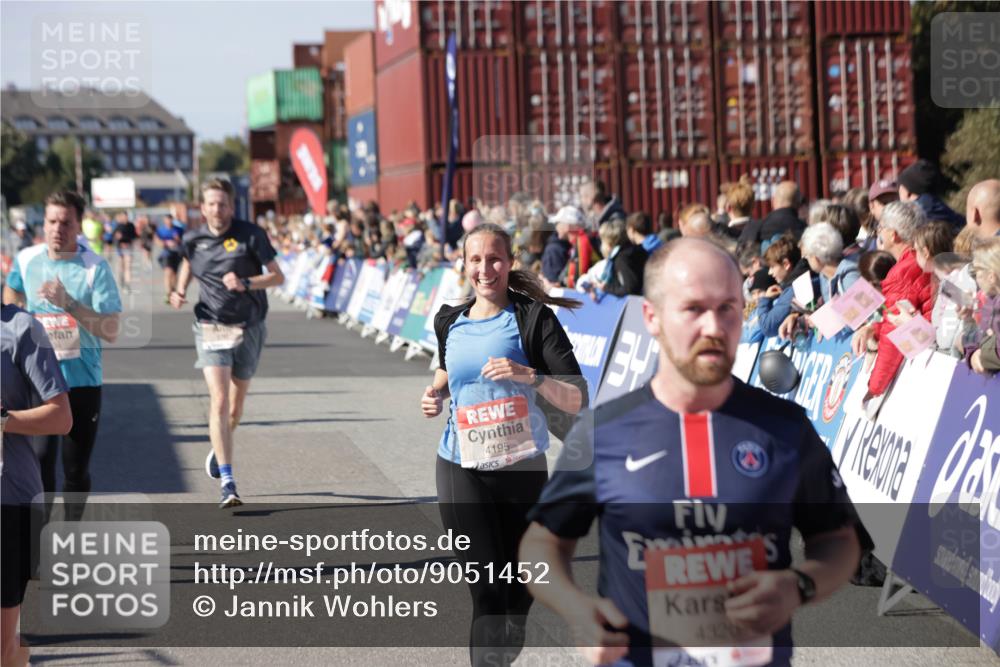 03.10.2025 - Köhlbrandbrückenlauf Jannik Wohlers http://msf.ph/oto/9051452 03.10.2025 13:08:33 Ziel 4195, 4320, 4417, 5792, 6369, 6424, 6534, 6647, 6805 meine-sportfotos.de