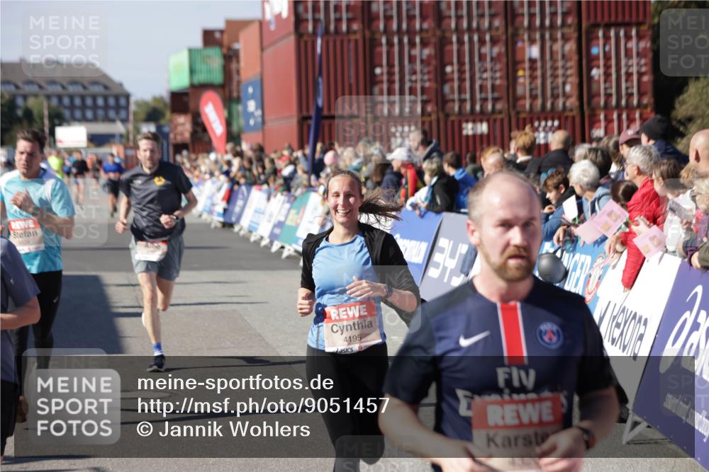 03.10.2025 - Köhlbrandbrückenlauf Jannik Wohlers http://msf.ph/oto/9051457 03.10.2025 13:08:33 Ziel 4195, 4320, 4417, 5792, 6369, 6424, 6534, 6647, 6805 meine-sportfotos.de