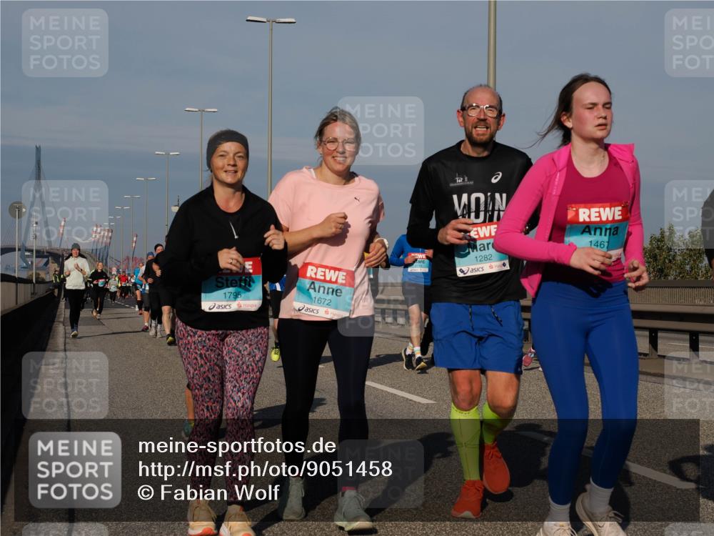 03.10.2025 - Köhlbrandbrückenlauf Fabian Wolf http://msf.ph/oto/9051458 03.10.2025 10:01:44 Position 3 1795, 1672, 1282, 1467 meine-sportfotos.de