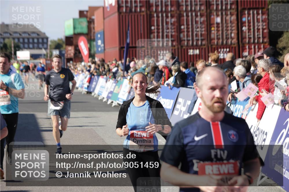03.10.2025 - Köhlbrandbrückenlauf Jannik Wohlers http://msf.ph/oto/9051459 03.10.2025 13:08:33 Ziel 4195, 4320, 4417, 5792, 6369, 6424, 6534, 6647, 6805 meine-sportfotos.de