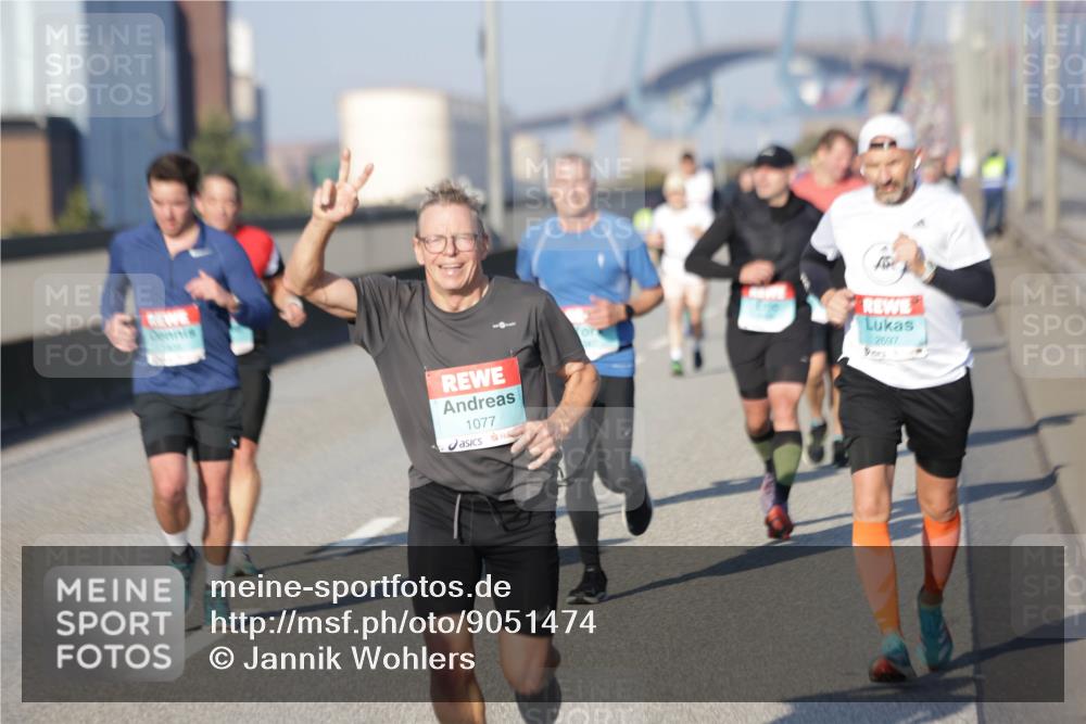 03.10.2025 - Köhlbrandbrückenlauf Jannik Wohlers http://msf.ph/oto/9051474 03.10.2025 09:46:13 Position 3 1077, 2697 meine-sportfotos.de