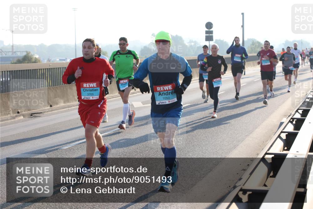 03.10.2025 - Köhlbrandbrückenlauf Lena Gebhardt http://msf.ph/oto/9051493 03.10.2025 09:14:47 Position 1 3705, 1050 meine-sportfotos.de