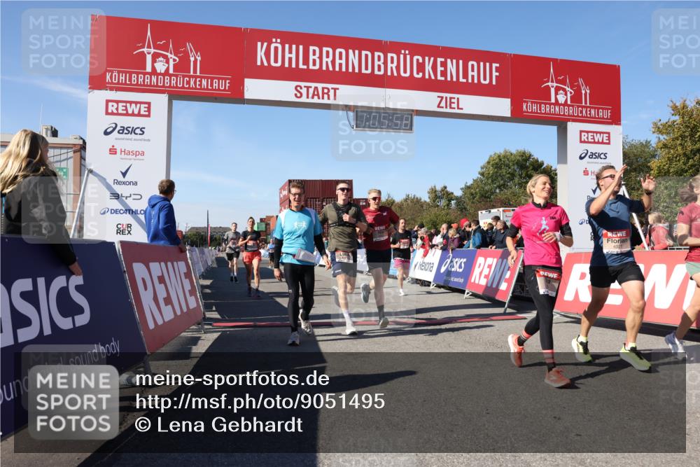 03.10.2025 - Köhlbrandbrückenlauf Lena Gebhardt http://msf.ph/oto/9051495 03.10.2025 13:05:59 Ziel 4066, 4290, 4302, 4327, 4328, 4335, 4336, 4413, 4643, 4761, 4954, 5096, 5764, 6158, 6214, 6305, 6510, 6533, 6642, 6720 meine-sportfotos.de