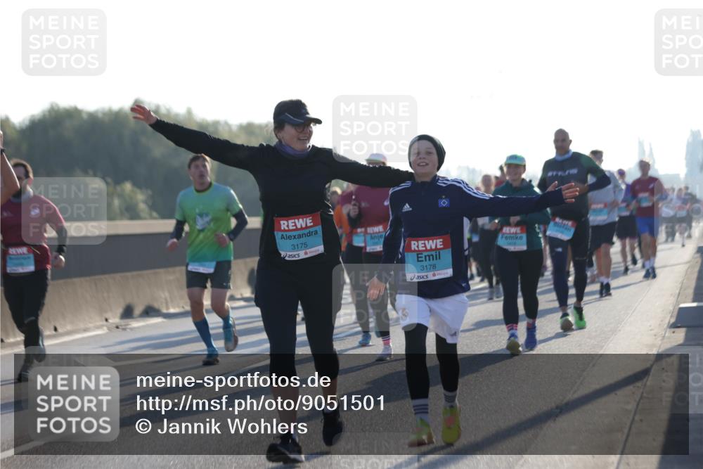 03.10.2025 - Köhlbrandbrückenlauf Jannik Wohlers http://msf.ph/oto/9051501 03.10.2025 09:19:06 Position 3 3175, 3178 meine-sportfotos.de