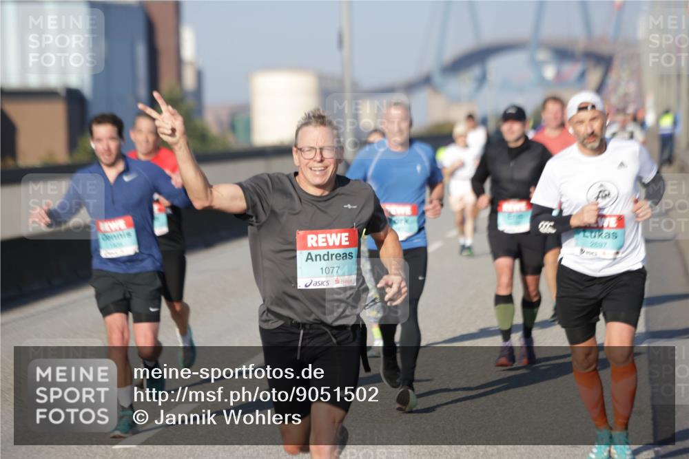03.10.2025 - Köhlbrandbrückenlauf Jannik Wohlers http://msf.ph/oto/9051502 03.10.2025 09:46:13 Position 3 1077, 2697 meine-sportfotos.de