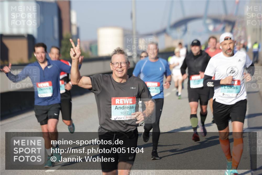 03.10.2025 - Köhlbrandbrückenlauf Jannik Wohlers http://msf.ph/oto/9051504 03.10.2025 09:46:13 Position 3 1077, 2697, 6 meine-sportfotos.de