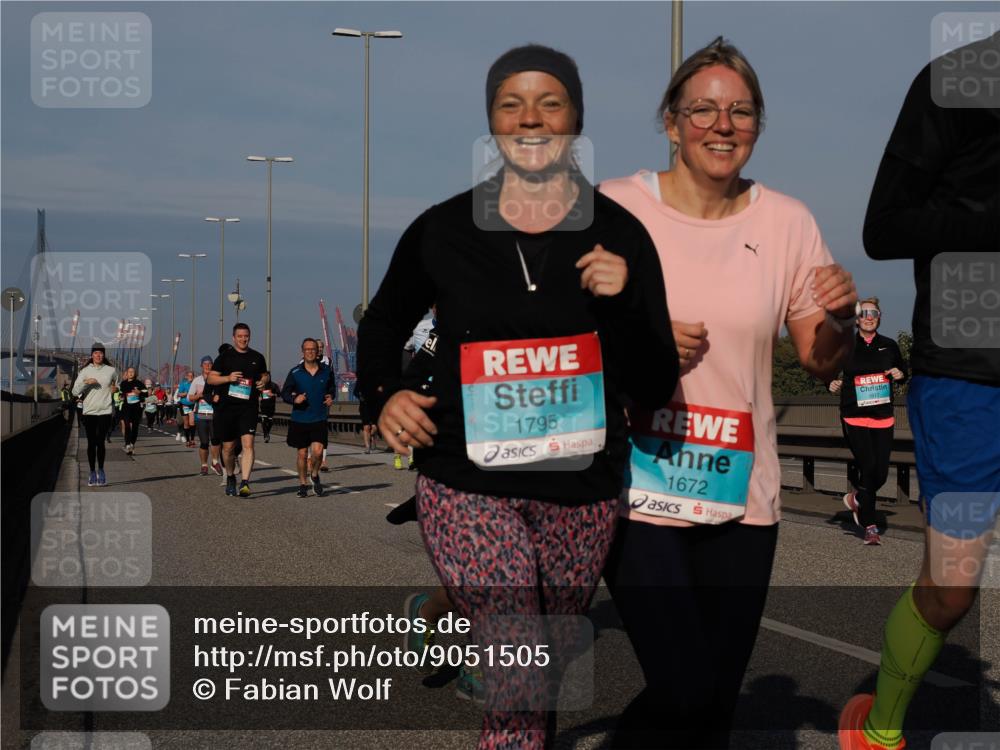 03.10.2025 - Köhlbrandbrückenlauf Fabian Wolf http://msf.ph/oto/9051505 03.10.2025 10:01:45 Position 3 1795, 1672, 1917 meine-sportfotos.de