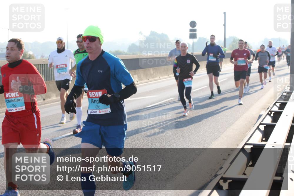 03.10.2025 - Köhlbrandbrückenlauf Lena Gebhardt http://msf.ph/oto/9051517 03.10.2025 09:14:47 Position 1 3705, 1050 meine-sportfotos.de