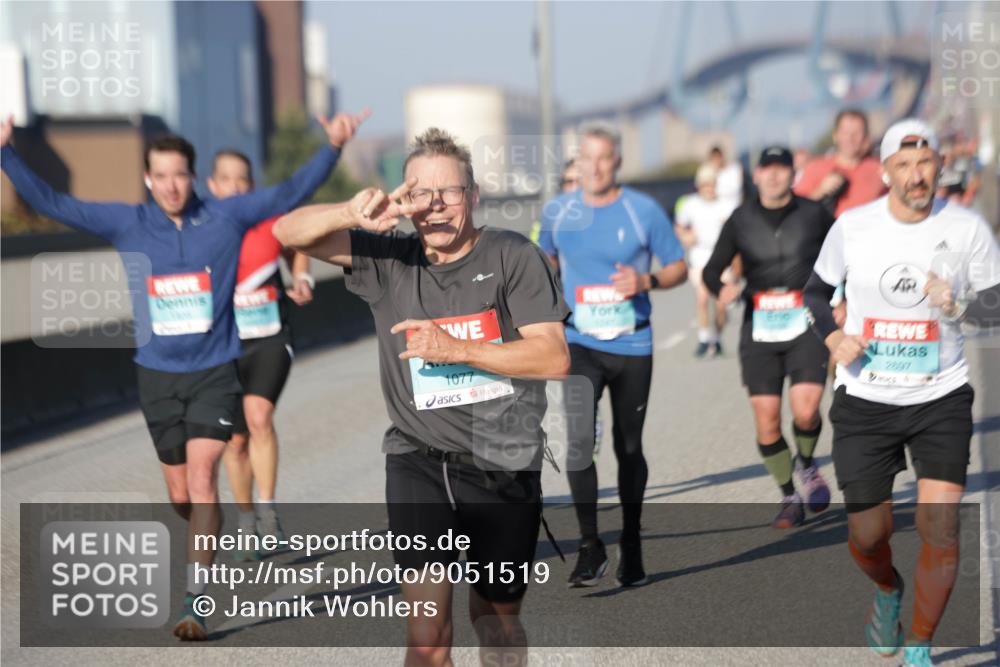 03.10.2025 - Köhlbrandbrückenlauf Jannik Wohlers http://msf.ph/oto/9051519 03.10.2025 09:46:14 Position 3 1077, 2697 meine-sportfotos.de
