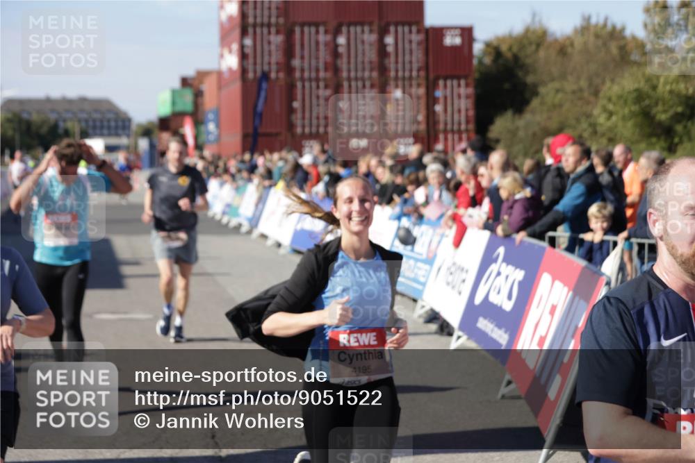 03.10.2025 - Köhlbrandbrückenlauf Jannik Wohlers http://msf.ph/oto/9051522 03.10.2025 13:08:34 Ziel 4195, 4320, 4417, 5792, 6369, 6424, 6534, 6647, 6805 meine-sportfotos.de