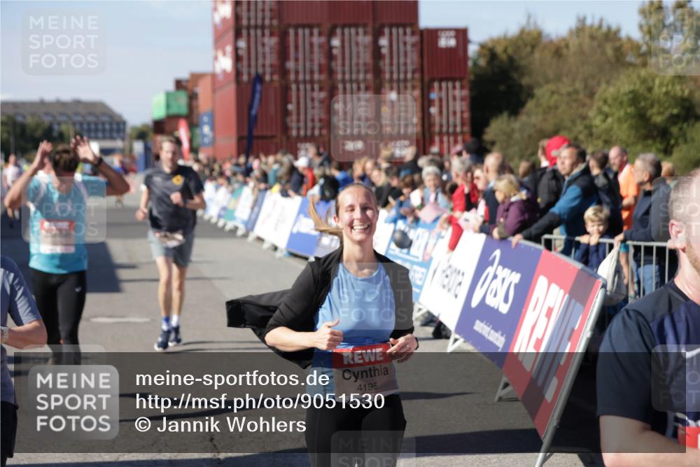 03.10.2025 - Köhlbrandbrückenlauf Jannik Wohlers http://msf.ph/oto/9051530 03.10.2025 13:08:34 Ziel 4195, 4320, 4417, 5792, 6369, 6424, 6534, 6647, 6805 meine-sportfotos.de