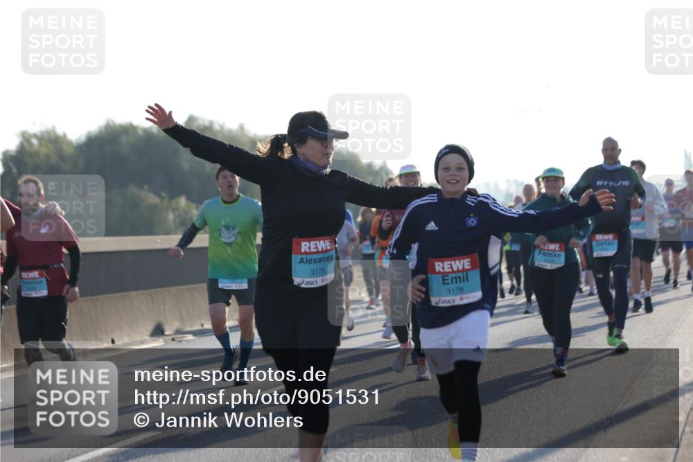 03.10.2025 - Köhlbrandbrückenlauf Jannik Wohlers http://msf.ph/oto/9051531 03.10.2025 09:19:07 Position 3 3175, 3178, 1418 meine-sportfotos.de