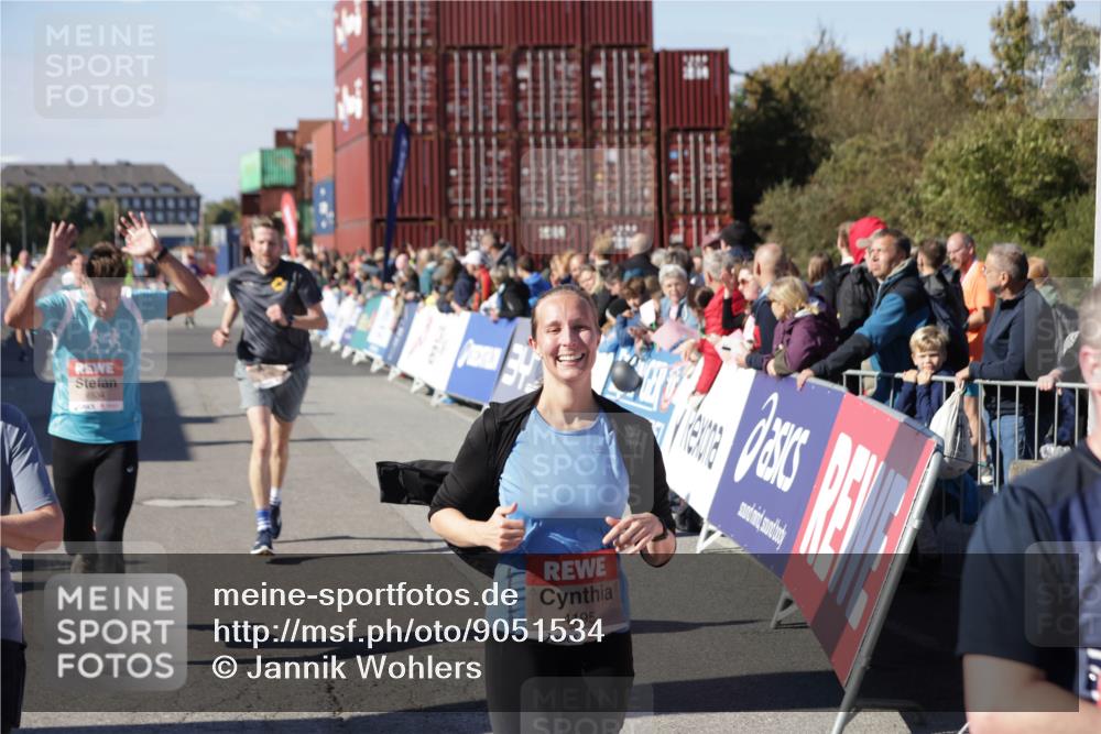 03.10.2025 - Köhlbrandbrückenlauf Jannik Wohlers http://msf.ph/oto/9051534 03.10.2025 13:08:34 Ziel 4195, 4320, 4417, 5792, 6369, 6424, 6534, 6647, 6805 meine-sportfotos.de