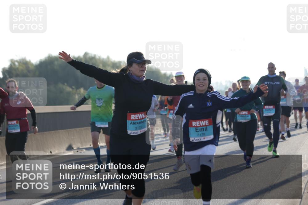 03.10.2025 - Köhlbrandbrückenlauf Jannik Wohlers http://msf.ph/oto/9051536 03.10.2025 09:19:07 Position 3 1362, 3175, 3178, 1418 meine-sportfotos.de