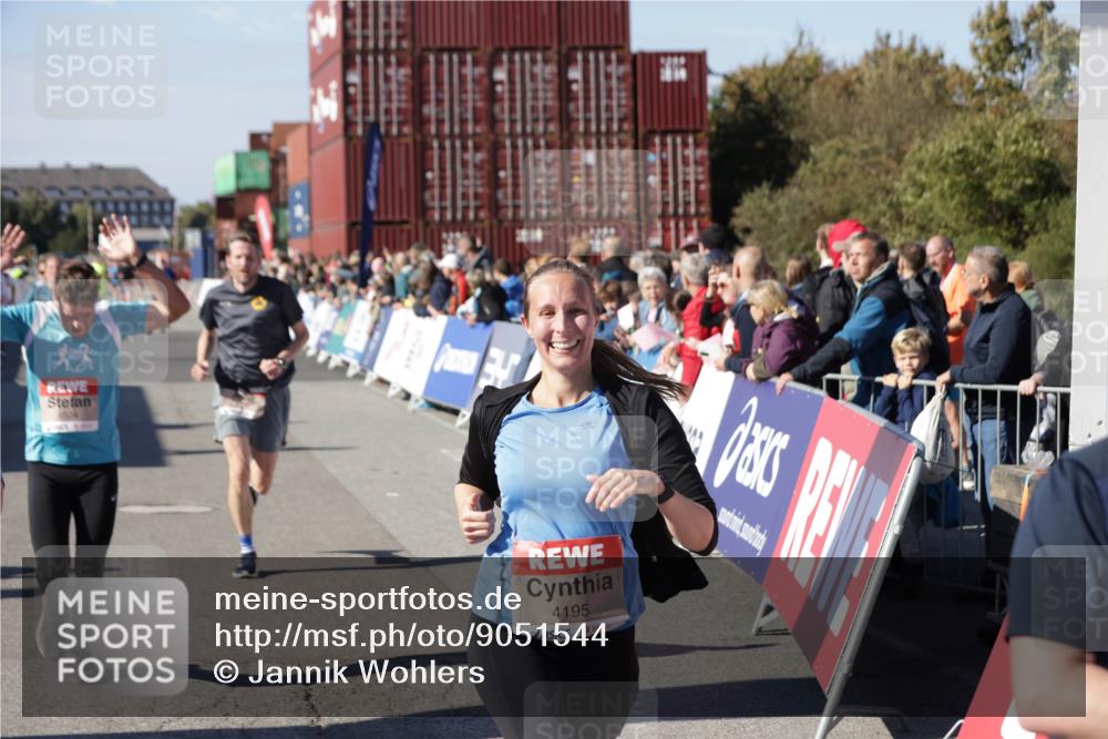 03.10.2025 - Köhlbrandbrückenlauf Jannik Wohlers http://msf.ph/oto/9051544 03.10.2025 13:08:34 Ziel 4195, 4320, 4417, 5792, 6369, 6424, 6534, 6647, 6805 meine-sportfotos.de